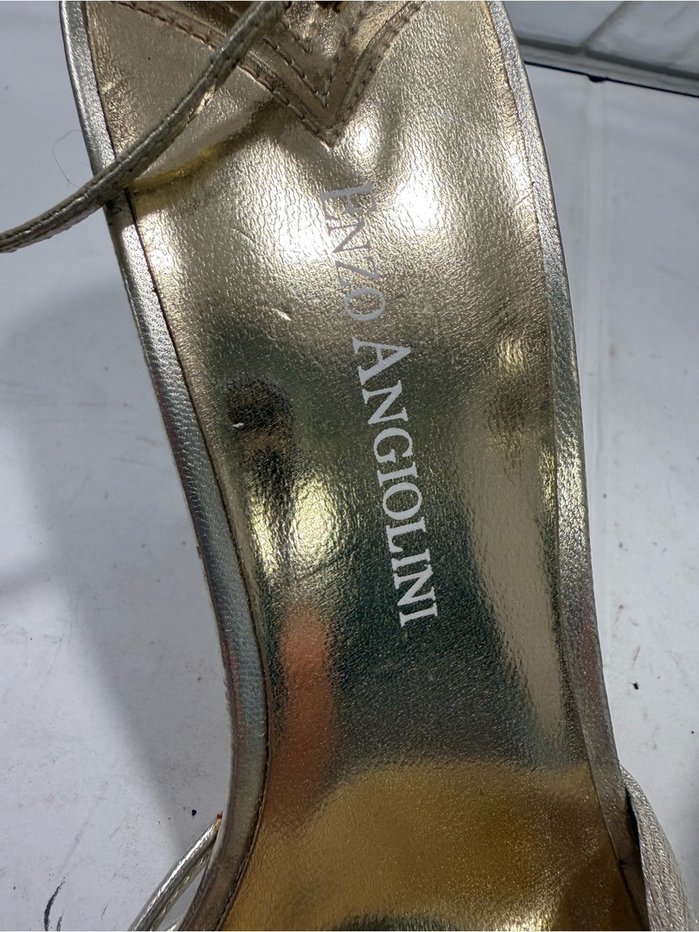 Enzo Angiolini Gold Metallic Strappy Sandals Ankle Strap Sz 8.5 Mesh Rhinestone - Picture 10 of 12